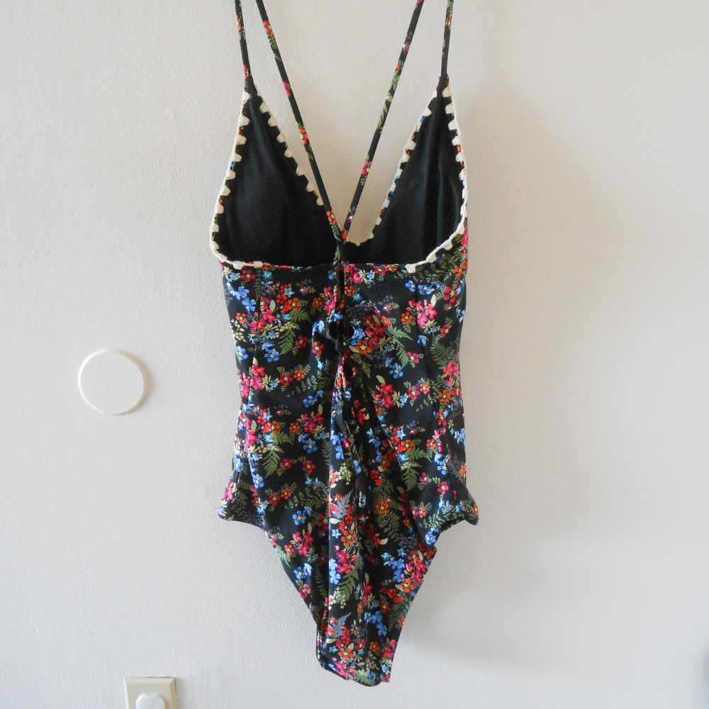 A Beautiful Soul Floral Pad One Piece Swimsuit NWT - Picture 2 of 2